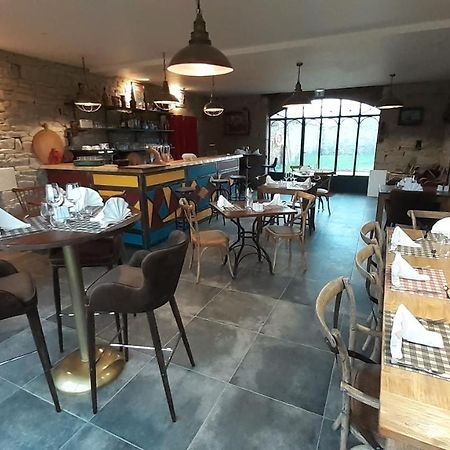 Auberge De Saint Jean Ploumilliau Екстериор снимка